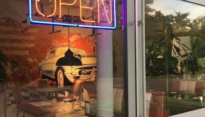 10w40 Bistro Route 44 Diner Cake Escape Alle - Füllinsdorf
