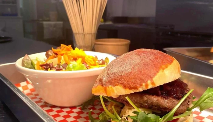 10w40 Bistro Route 44 Diner Cake Escape Hamburger - Füllinsdorf