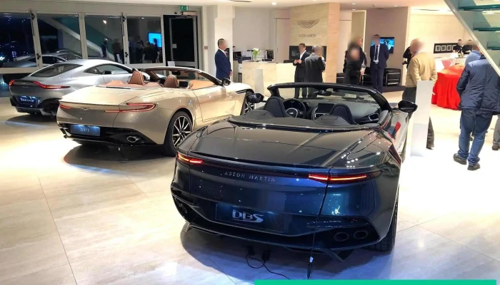 Aston Martin Cadenazzo -  Vom Inhaber - Cadenazzo