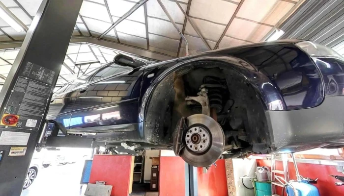 Az Automobile Sarl Innenansichten - Givisiez