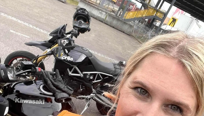 Bruderwerk Die Motorradfahrschule Fur Strassen  Und Offroad Trainings Bewertung - Münchenstein