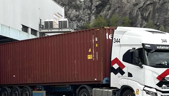Camion Transport Sa Cadenazzo -  Aktion - Cadenazzo