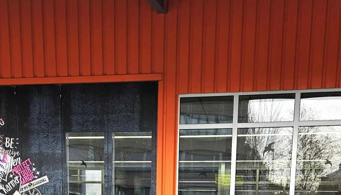 Carrosserie -  Autospritzwerk Markus Tinguely Ag In Bosingen Bosingen 7 - Bösingen