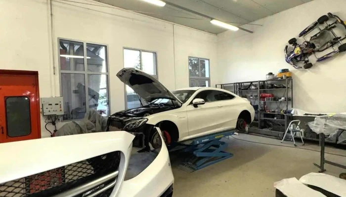Carrosserie Pro Dynamique A Fribourg Vom Inhaber - Corjolens