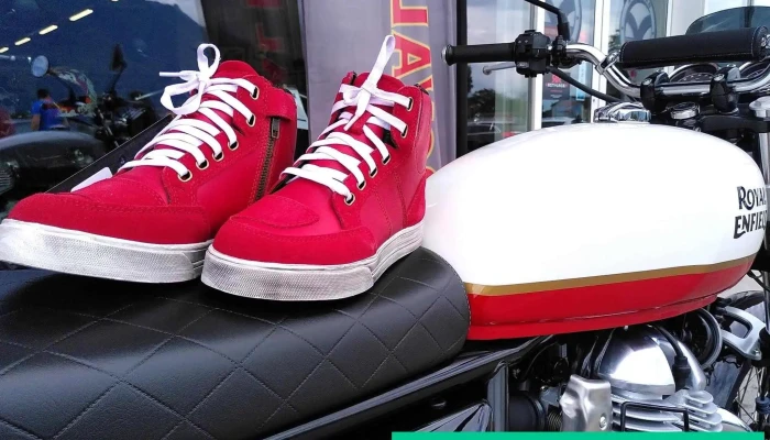 Custom Garage American Motorcycles Royal Enfield Lambretta Chopper - Camorino