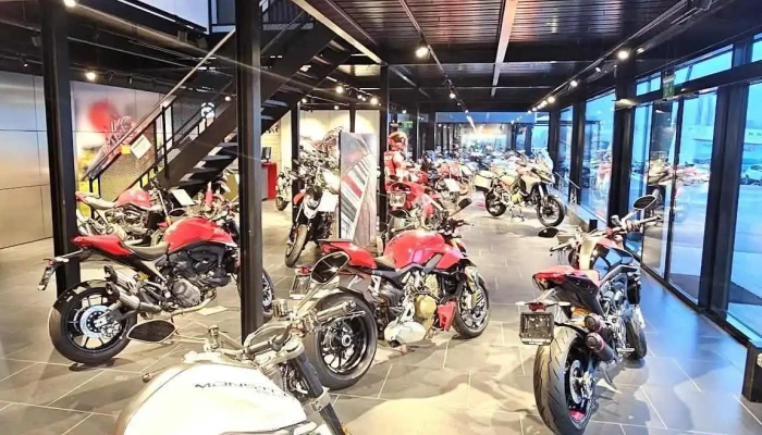 Ducati Motos Vionnet -    Sales Fribourg Chopper - Sâles