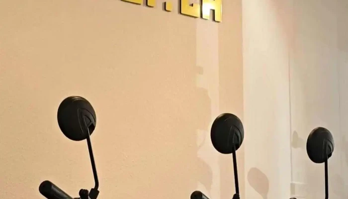 E -  Scooter Pannenhilfe Basel E -  Scooter E -  Roller Showroom Reparatur Werkstatt Innenansichten - Basel