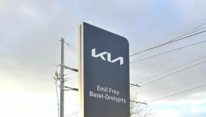 Emil Frey Basel -  Dreispitz Katalog - Basel