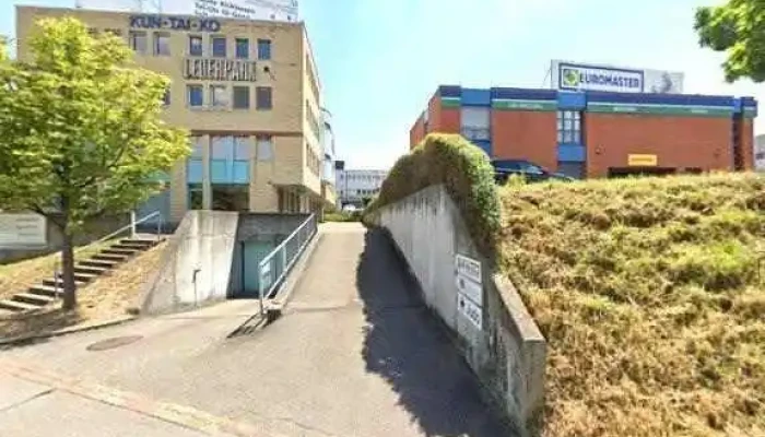 Euromaster Fullinsdorf Street View 360deg Fotos - Füllinsdorf