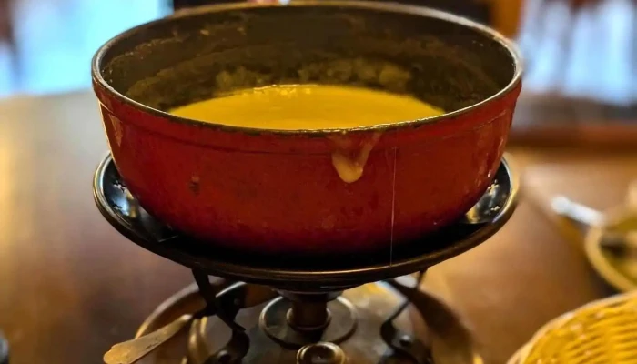 Fleur De Lys -  Fondue - Gruyères