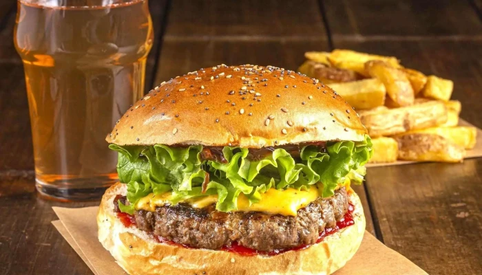 Holycow Gourmet Burger Co Grancia Essen Und Trinken - Grancia