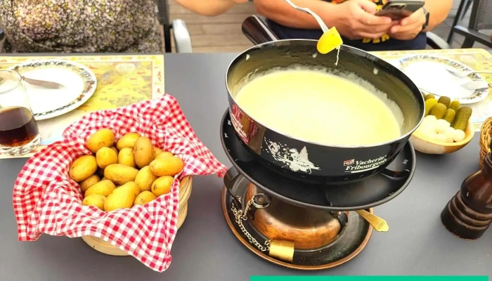 Hotel De Gruyeres Essen Und Trinken - Gruyères
