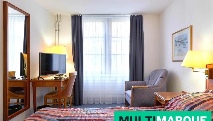 Hotel Hine Adon Fribourg City Appartments Mit Kuche Daueraufenthalt Moglich Bett - Fribourg
