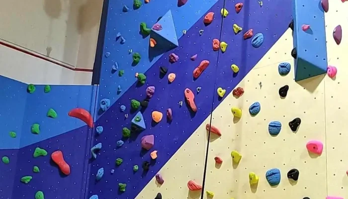 Kletterhalle Isatis -  Videos - Aarburg