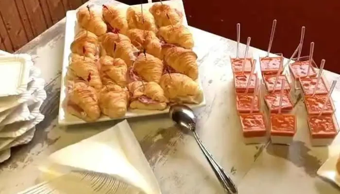 La Sosta Dei Golosi -  Videos - Contone