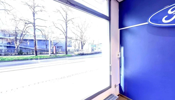 Landhof -  Garage Ag Innenansichten - Basel