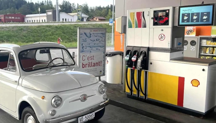 Migrol Service Avec Carburants Shell -  Tankstelle - La Tour-de-trême