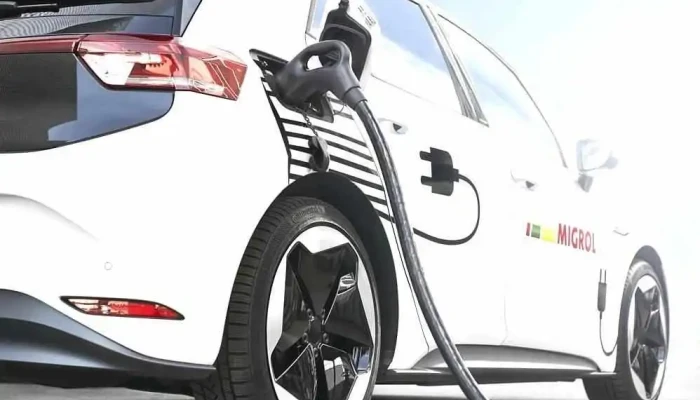 Migrol Service Mit Shell -  Treibstoff Vom Inhaber - Wünnewil-flamatt