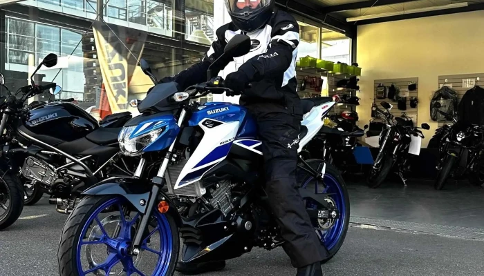 Moto X Gmbh Motorradgeschaft - Wünnewil-flamatt