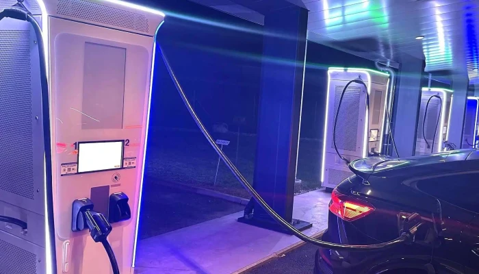Move Charging Station -  Ladestation Fur Elektrofahrzeuge - Bulle