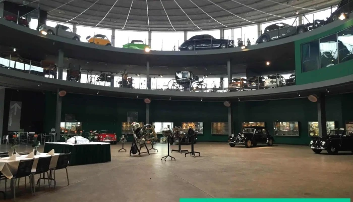 Pantheon Classic Garage Ag -  Innenansichten - Muttenz