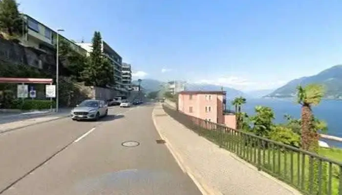 Piccadilly Sa -    Socar Migrolino Street View 360deg Fotos - Brissago