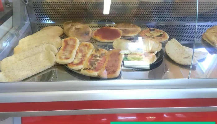 Pizza Chez Boubou -  Essen Und Trinken - Cadenazzo