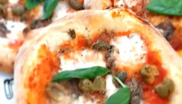 Pizzarella -  Essen Und Trinken - Lamone