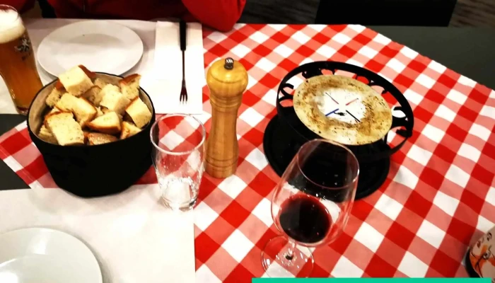 Restaurant Lowenzorn Essen Und Trinken - Basel