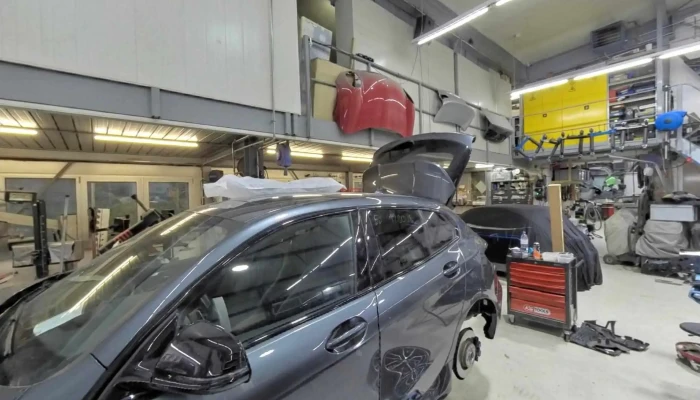Rhy -  Carrosserie Ag Innenansichten - Aesch-angenstein