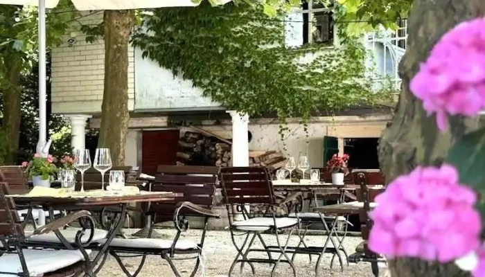 Romantik Hotel de l'Ours - Sugiez