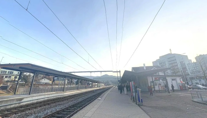 Sbb Reisezentrum Laufen -  Gleis - Laufen