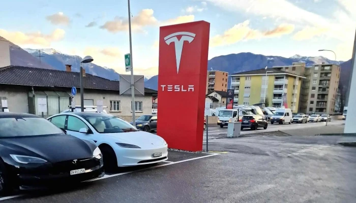 Tesla Center Bellinzona Cadenazzo -  Bewertung - Cadenazzo