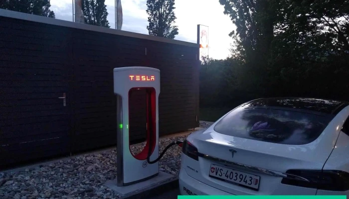 Tesla Supercharger - Maienfeld