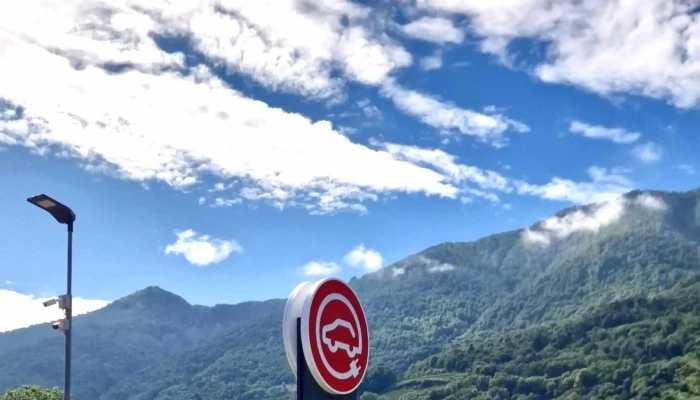Tesla Supercharger -  Telefon - Cadenazzo