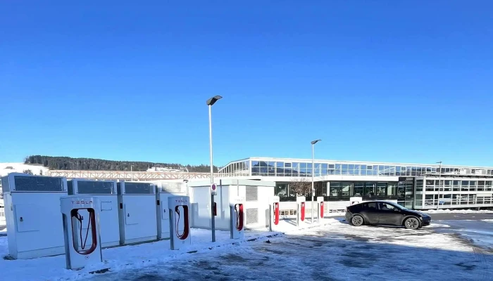 Tesla Supercharger -  Videos - Bulle