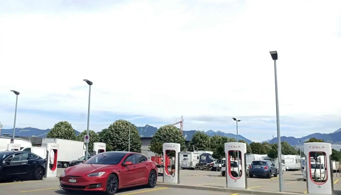 Tesla Supercharger -  Wo - Bulle