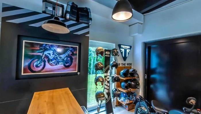 Triumph Lugano -  Street View 360deg Fotos - Lamone