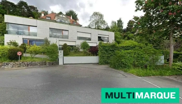 Velo, Mofa, Motorrad Parkplatz Schloss Hünegg - Hilterfingen
